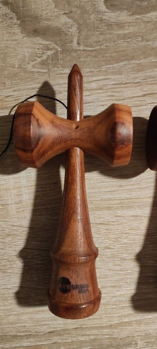 Kendama only Ken USA din lemn Padauk