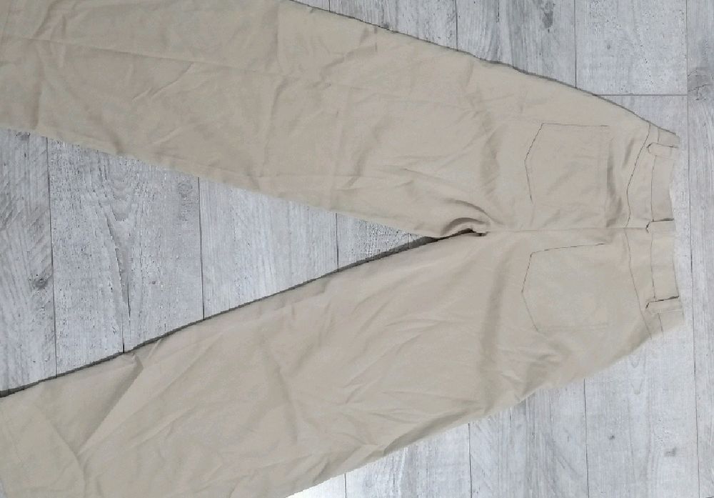 Vând blugi în stare impecabila!