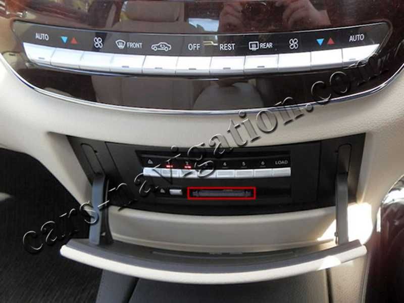 ОРИГИНАЛЕН Мерцедес адаптер четец за СД карта Mercedes PCMCIA SD карти