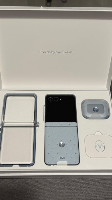 Motorola Razr 60 Crystals by Swarovski – nou, sigilat + căști + husă