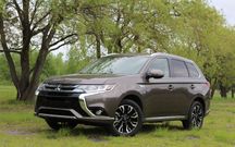 Dezmembrez Mitsubishi Outlander 2.2 diesel 2017
