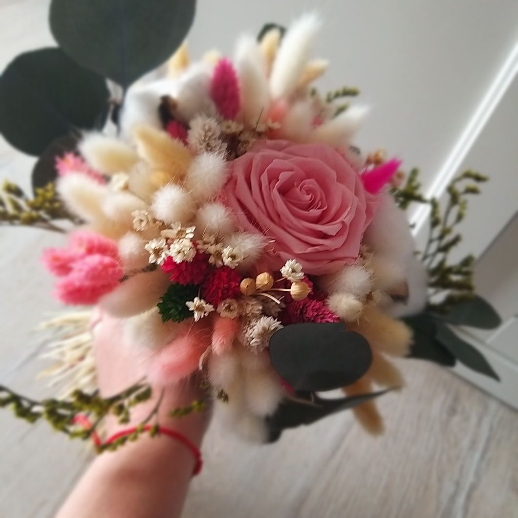 Cadou /buchet, lumanari de nunta cu trandafiri criogenati