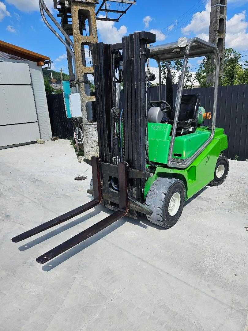stivuitor chesab an 2018 capacitate 3500 kg triplex