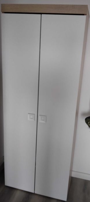 dulap (sifonier) pentru haine - in stare nouă