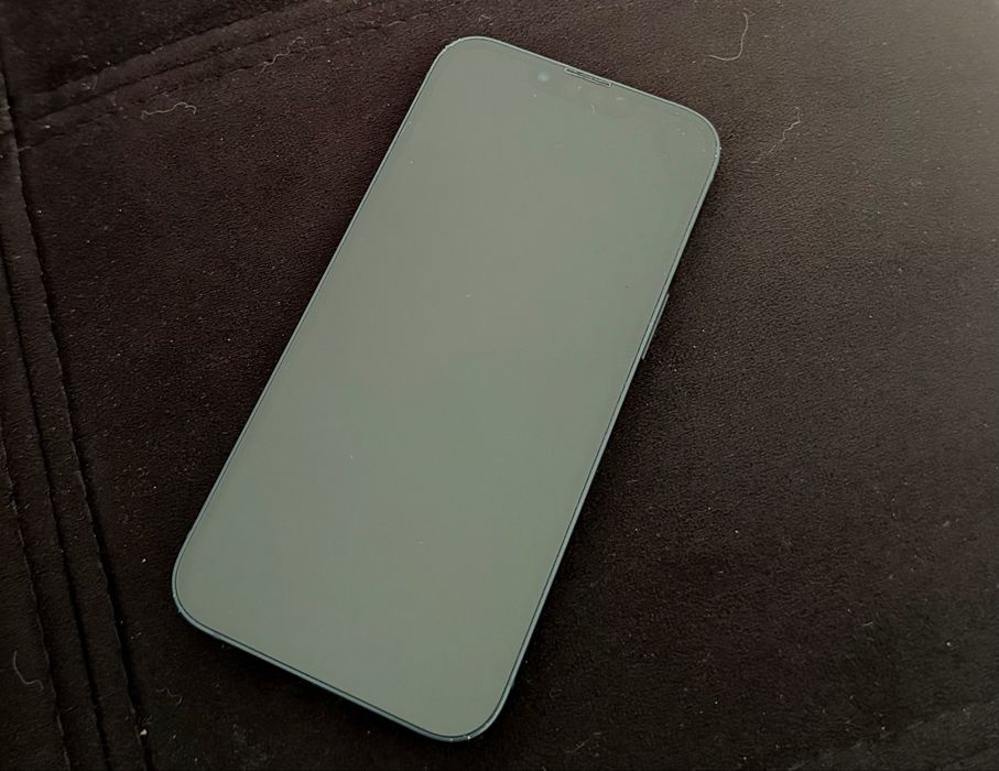 Продавам iPhone 13 128Gb