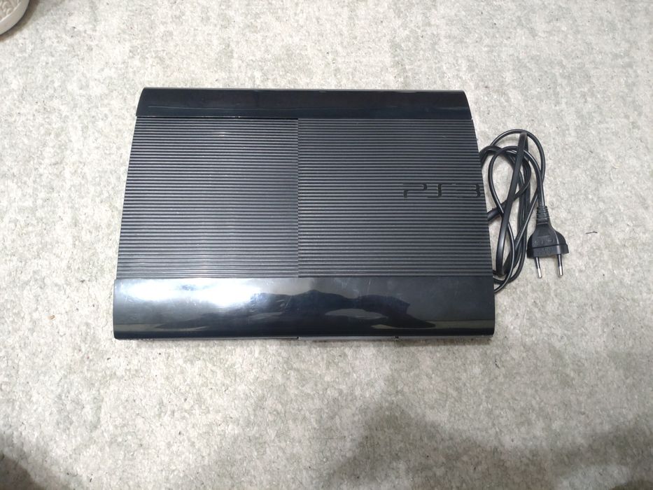 СПЕШНО!! Конзола PS3 super slim.