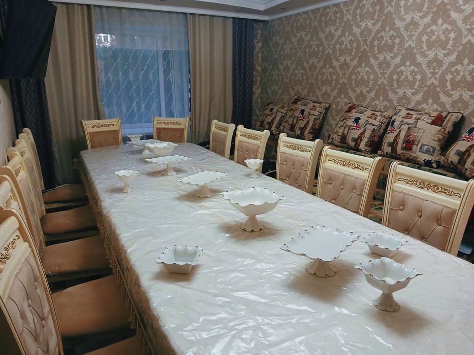 Продам стол для гостинной