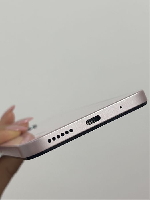 Xiaomi Redmi 13 – розов, почти нов