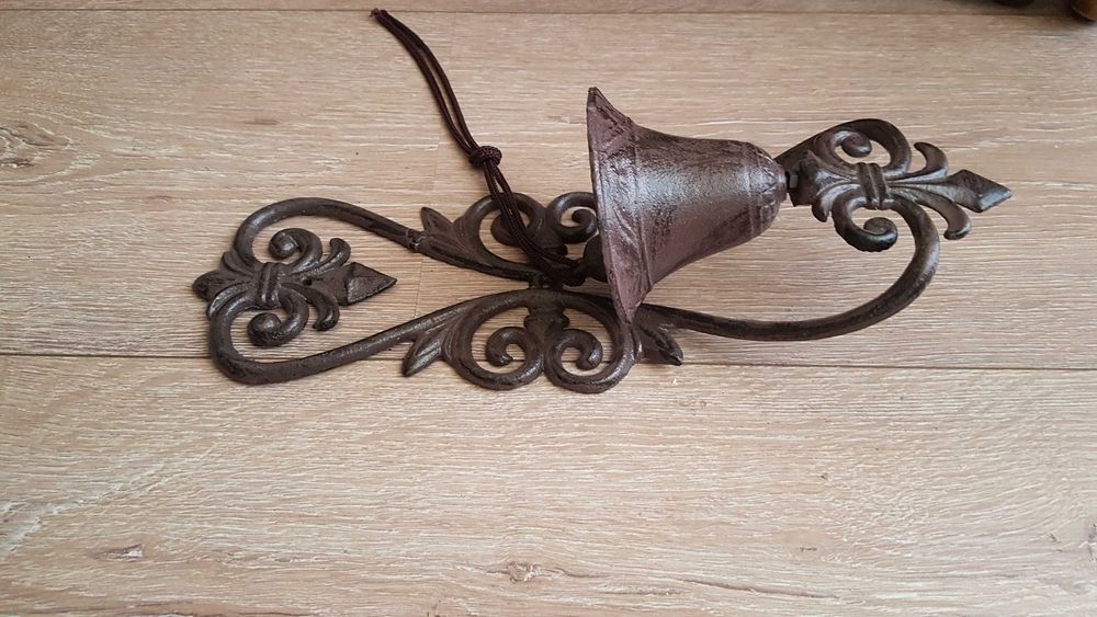 Изящна Чугунена камбана с наклон. Последен брой!