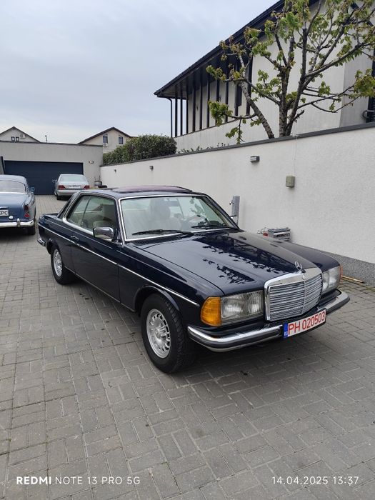 Mercedes W123 Coupe 230 CE Istorică