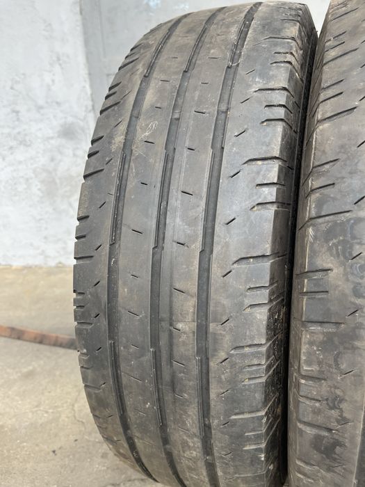 2 бр. гуми за бус 205/75/16C Continental DOT 2120 5 mm