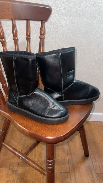 Женская зимняя обувь. Угги