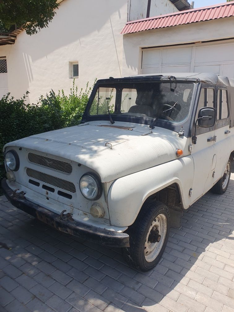 Uaz sotiladi 2004 yil dizil mator