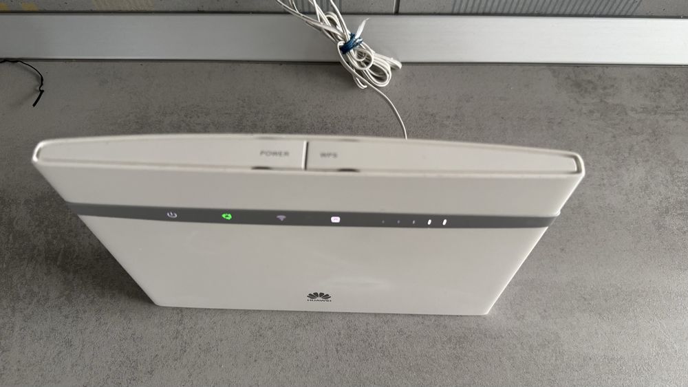 Router Huawei B525 cu SIM 4G si cu 4 porturi LAN .
