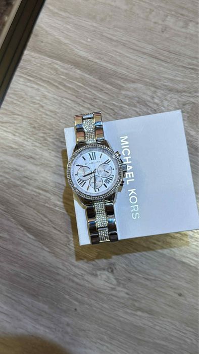 Часовник Michael Kors НОВ !