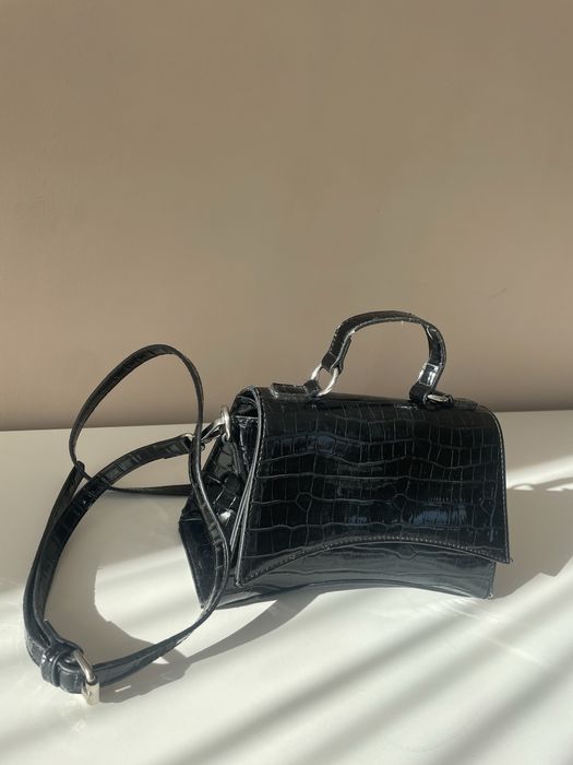 Дамска черна чанта