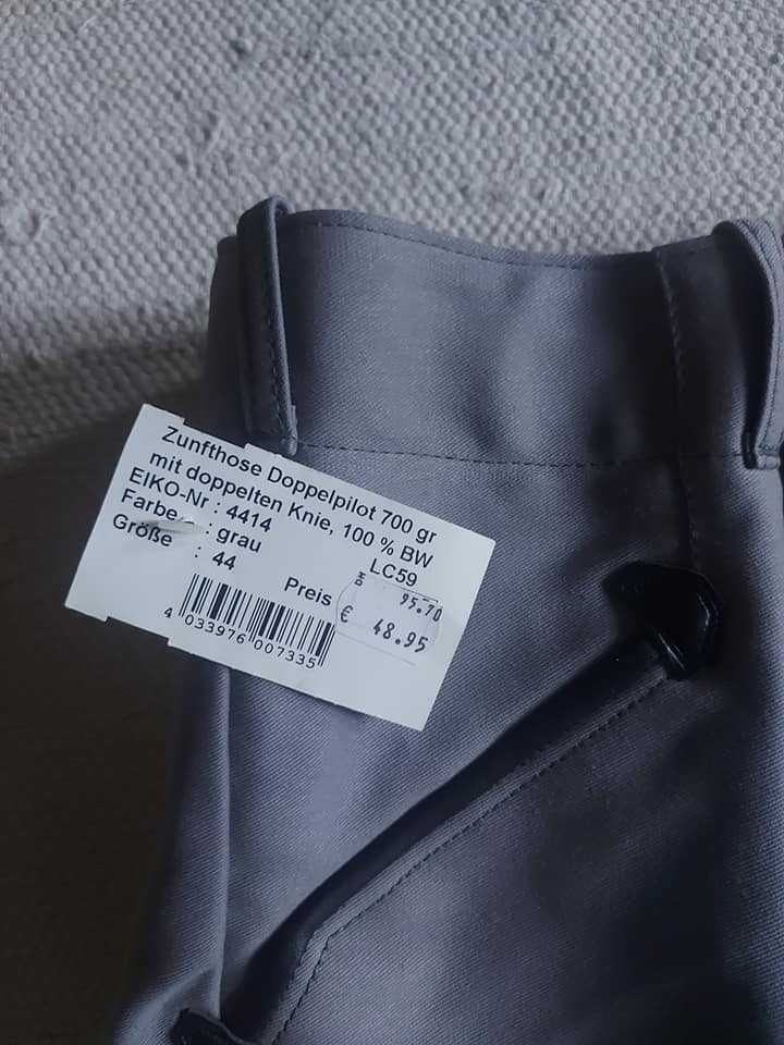 Pantaloni de lucru, 44