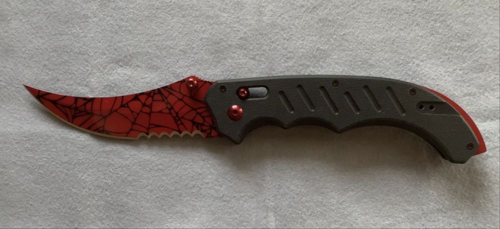 CS:GO нож (Crimson Web Flip Knife)