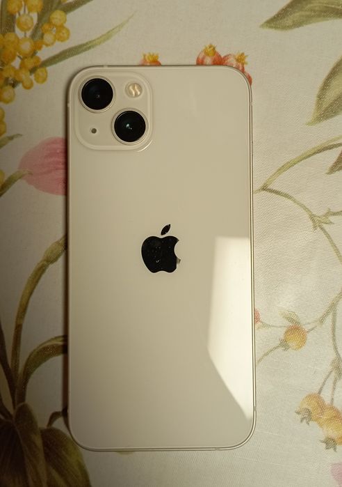 iPhone 13. Без гарантии