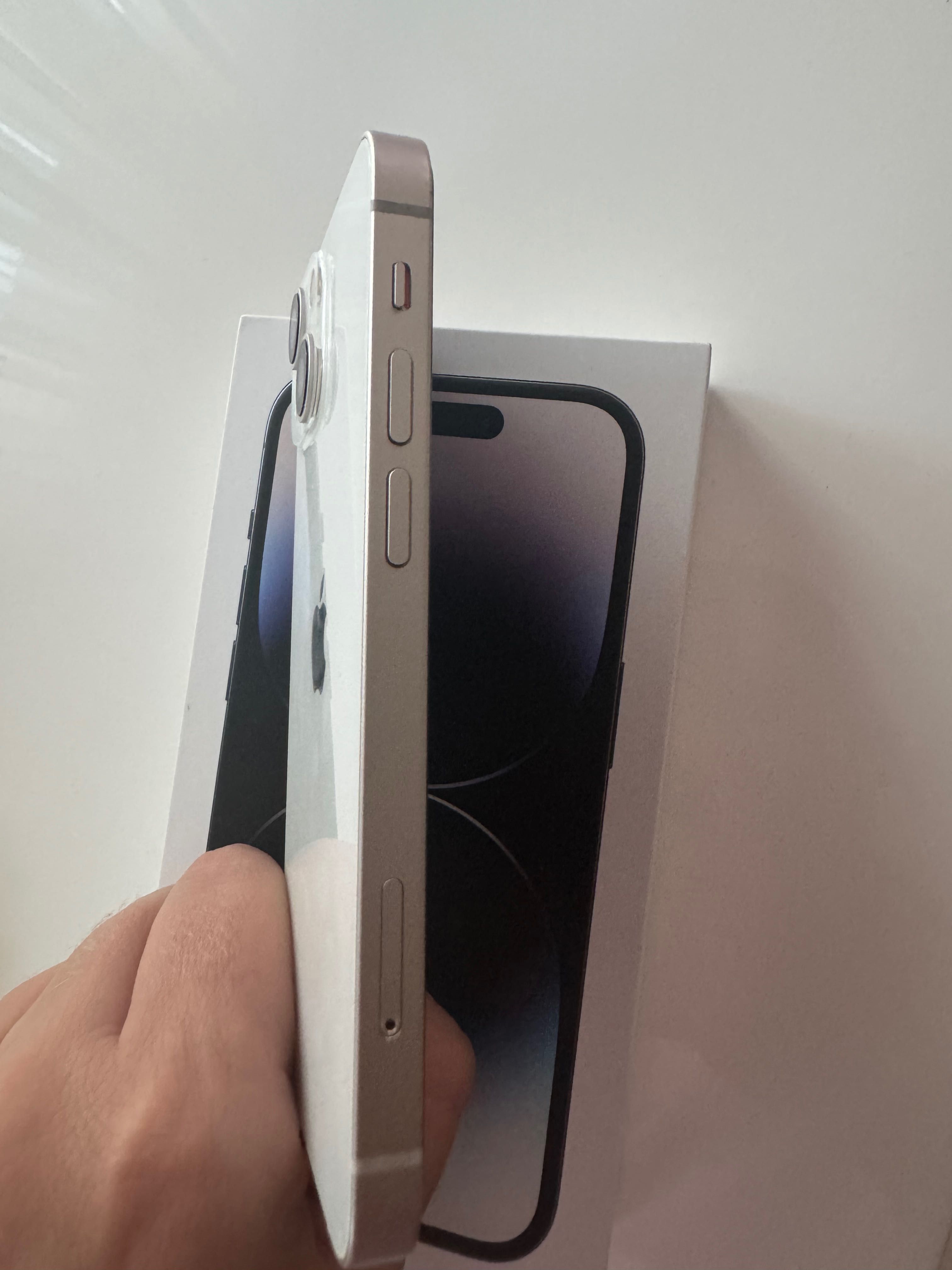 iPhone 13 mini бял