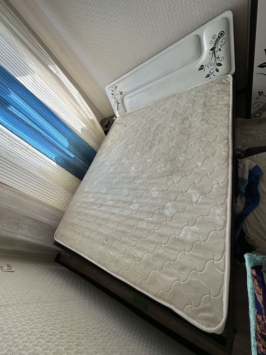 Продам кровать с комодом