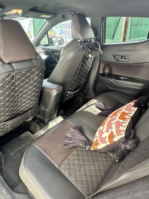 Toyota C-HR Hibrid – proprietar, dotări premium, cauciucuri noi