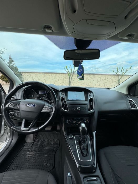 Ford Focus berlina 1.5 diesel   2017