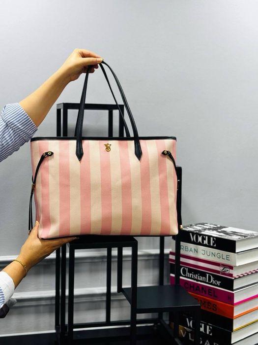 Geanta Victoria’S  Secret Noua !!! Dimensiuni 50/31 !!!