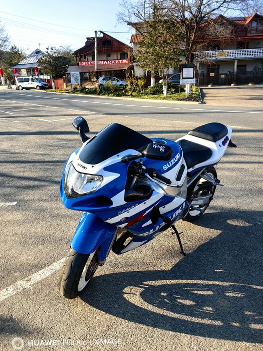 Vând motocicleta Suzuki Gsxr 600