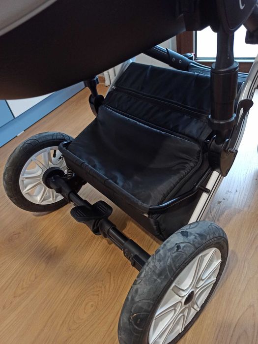 Бебешка количка с два коша