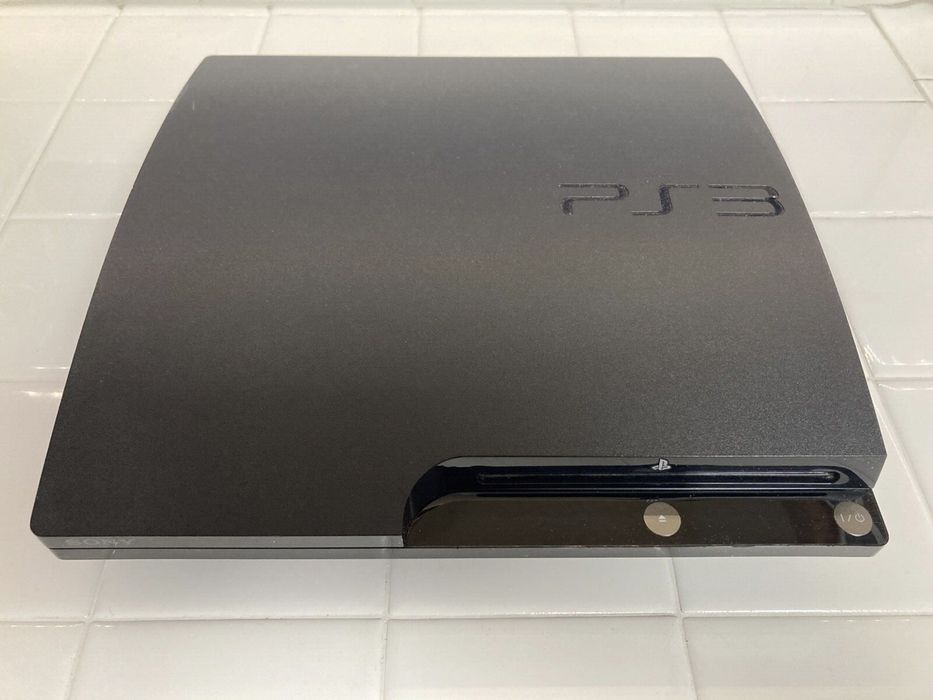 PlayStation 3 slim 500GB хакната + няколко инсталирани игри!