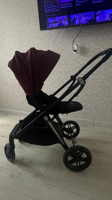 Продам коляску и детский стульчик