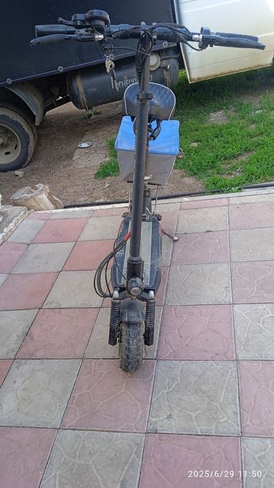 Продам электросамокат куго М4 про