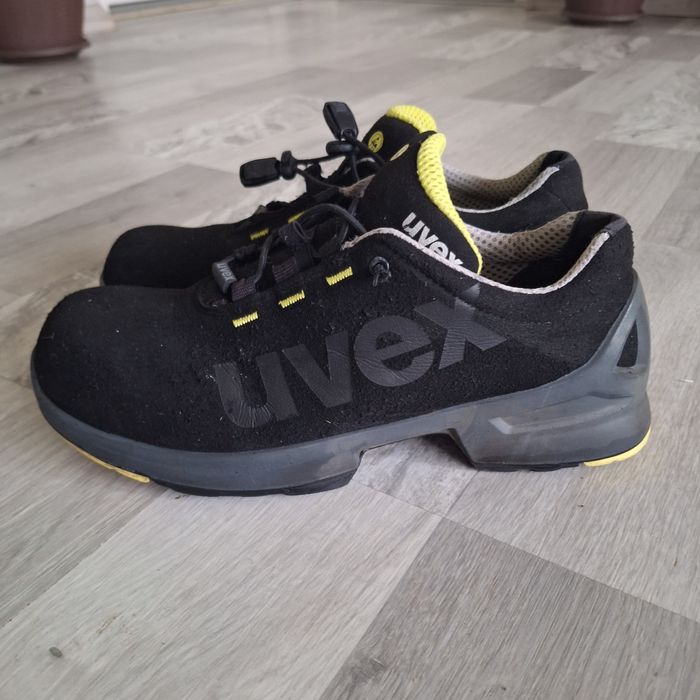 Bocanci de lucru cu bombeu Uvex nr 43