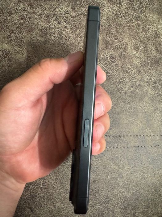 Продавам iPhone 15 Pro, 256 Gb, 89%, идеален