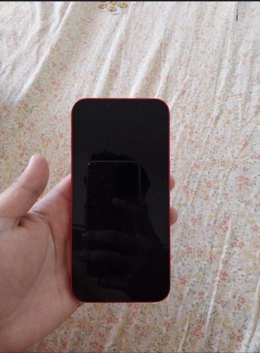 Buna ziua vand iphone 13