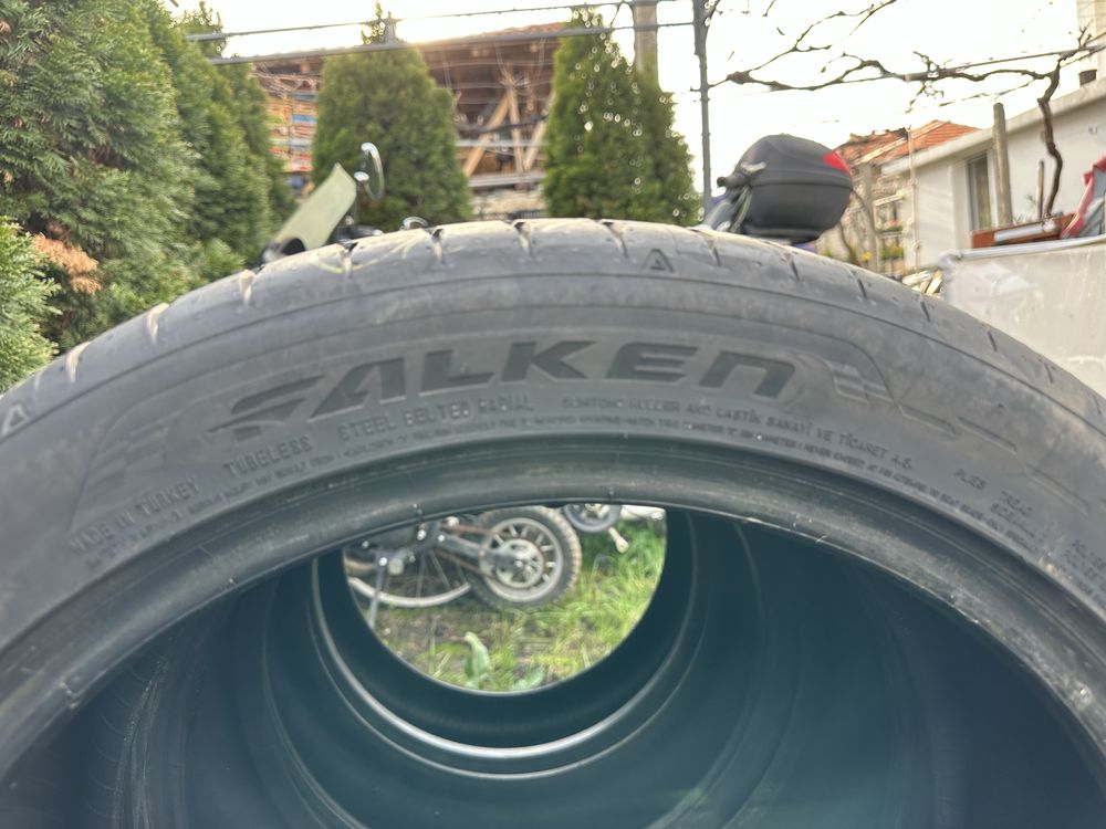 Летни гуми 235/45/19