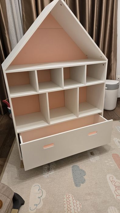 Дървена библиотека къщичка детска