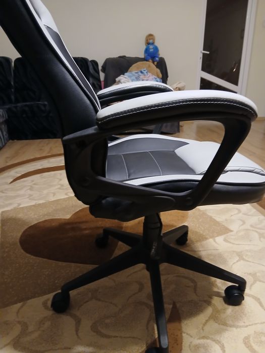 Scaune de birou reglabile pe înălțime