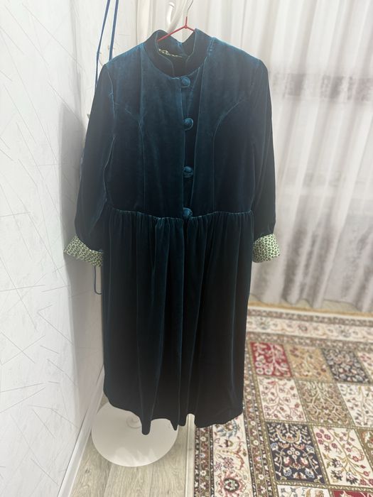 Шапан сатылады 1-2 рет киілген размер 46-48