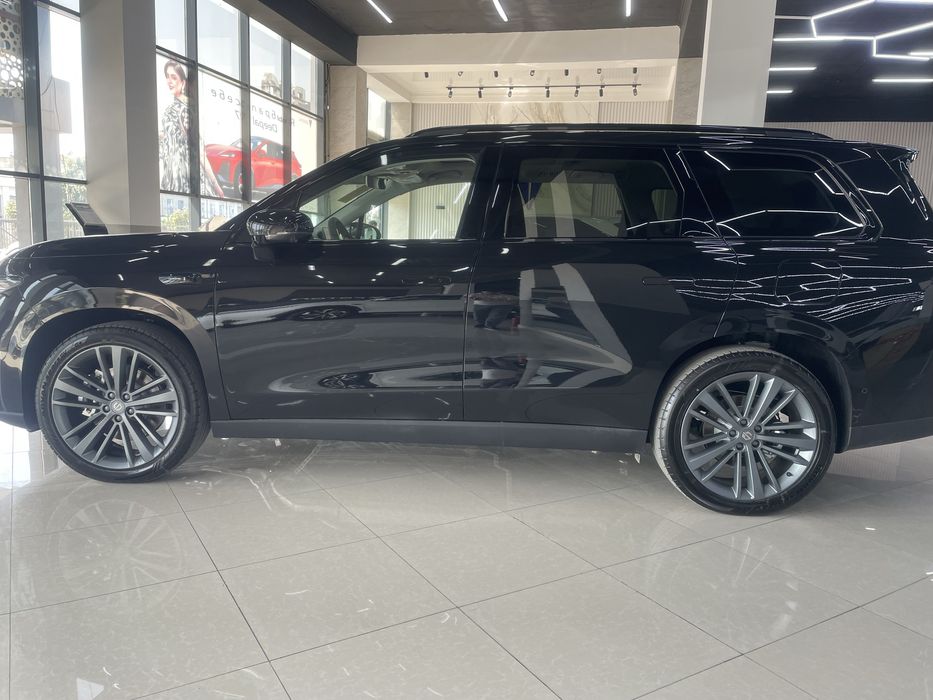 Leapmotor C16 2026 Restayling Farg'onada Avtosalondan