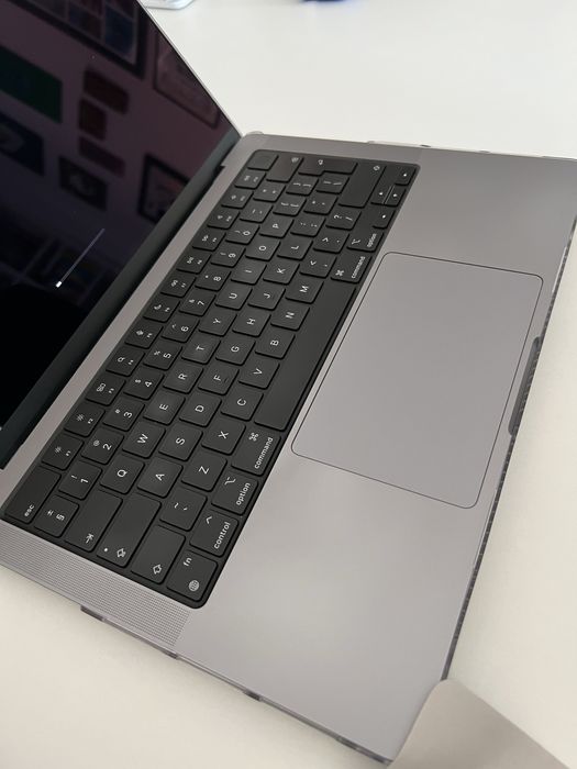 Vând Macbook Pro 14 M1 Pro 512 SSD 16 GB RAM