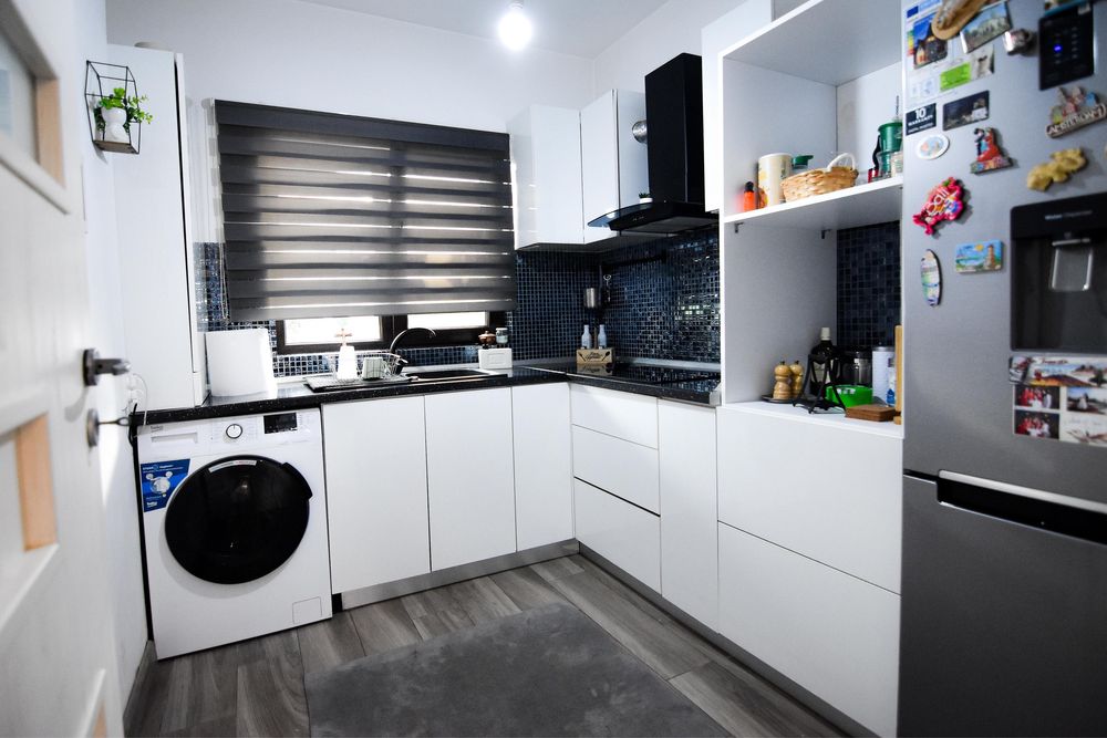 Vand  casa in bucov!