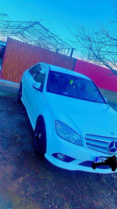 Vând  Mercedes c clas