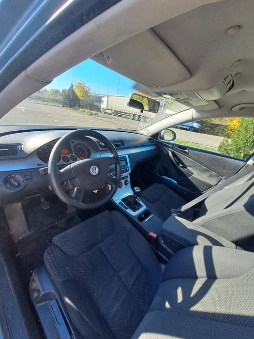 Vând volkswagen passat