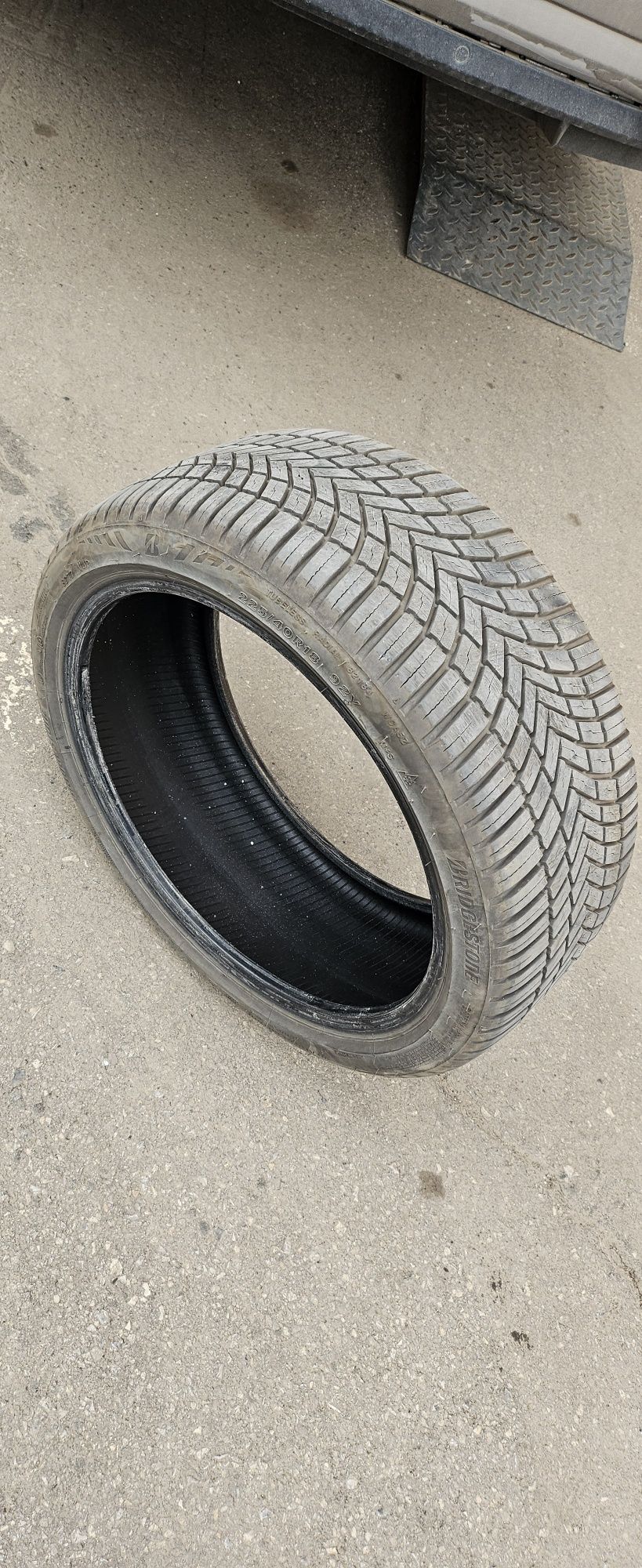 Bridgestone EVO A005 EVO 225/40 18" всесезонна