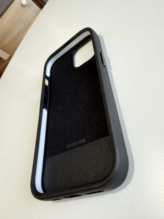 Husa MobilFox Iphone 15 Foarte putin folosita