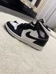 jordan 1 mid marimea 38,5