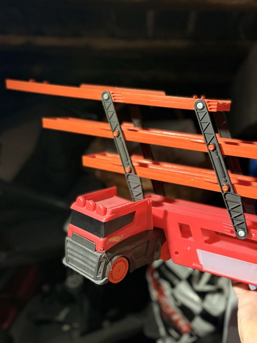 Tir remorcher hot wheel