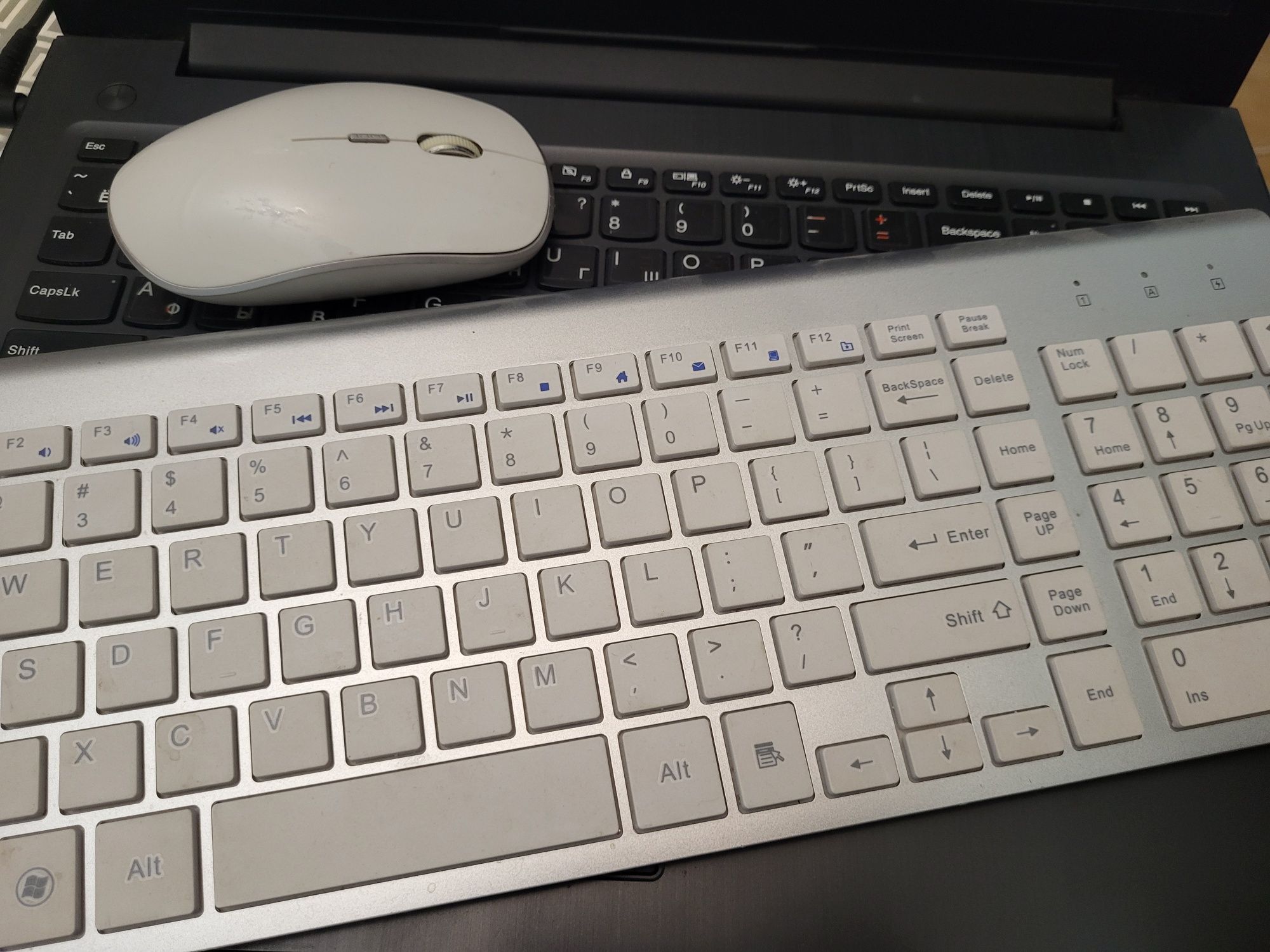 Lenovo Ideapad 310-15isk б/у 

CPU: Core I3 6006U
RAM: 4GB
Videokarta: